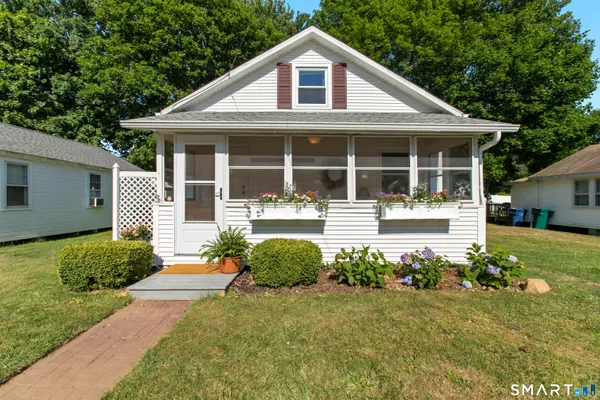 $495,000 | 10 Portland Avenue, Old Lyme, CT 06371