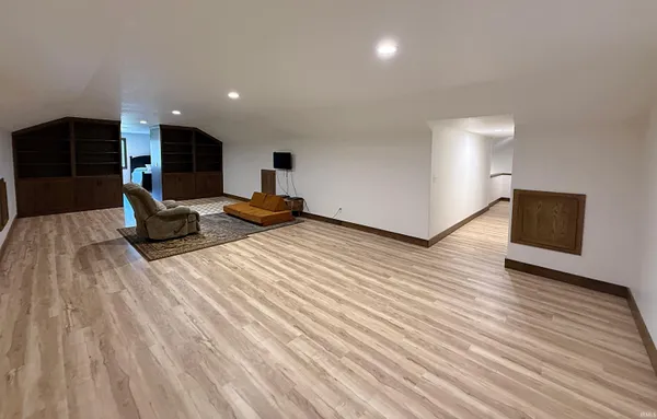 $625,000 | 3 Persimmon Lane, Loogootee, IN 47553