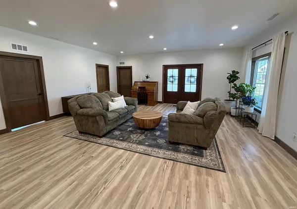 $625,000 | 3 Persimmon Lane, Loogootee, IN 47553