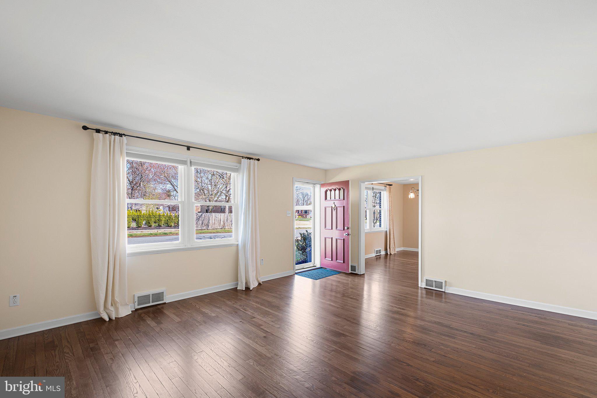 252 Sandra Road Wilmington, DE 19803 - Photo 3 of 20 Gallery Image 3