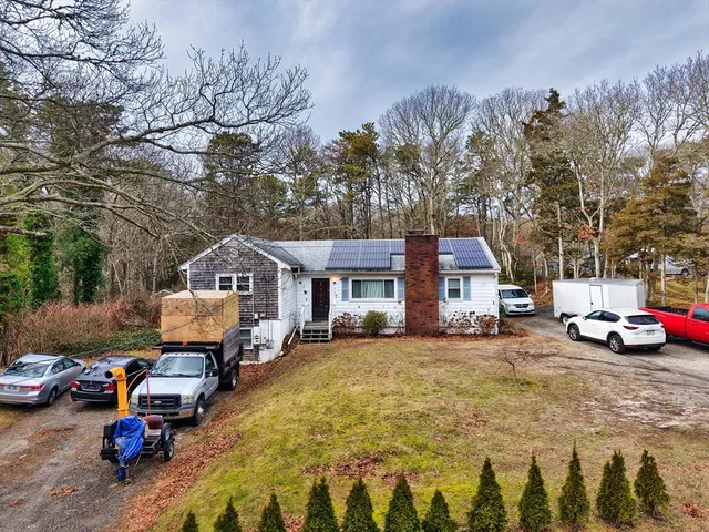$575,000 | 267 Lincoln Road, Hyannis, MA 02601