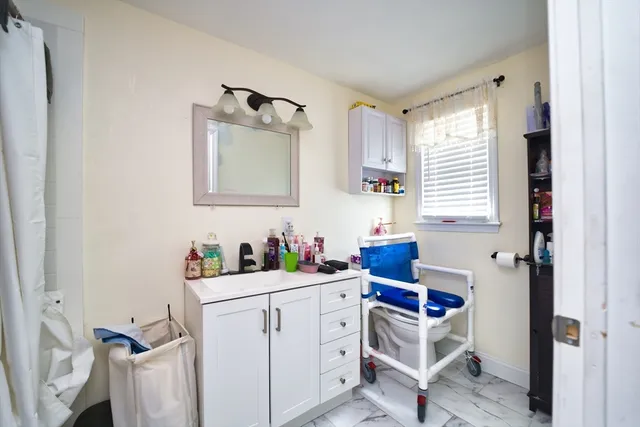 $575,000 | 267 Lincoln Road, Hyannis, MA 02601