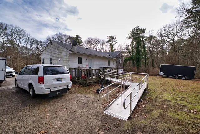 $575,000 | 267 Lincoln Road, Hyannis, MA 02601