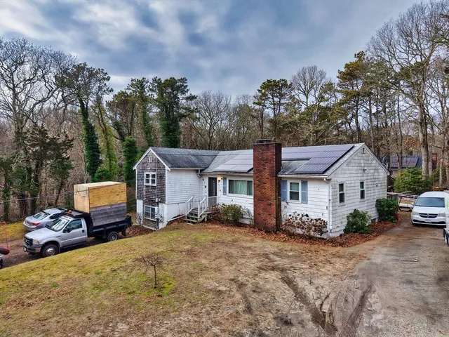 $575,000 | 267 Lincoln Road, Hyannis, MA 02601