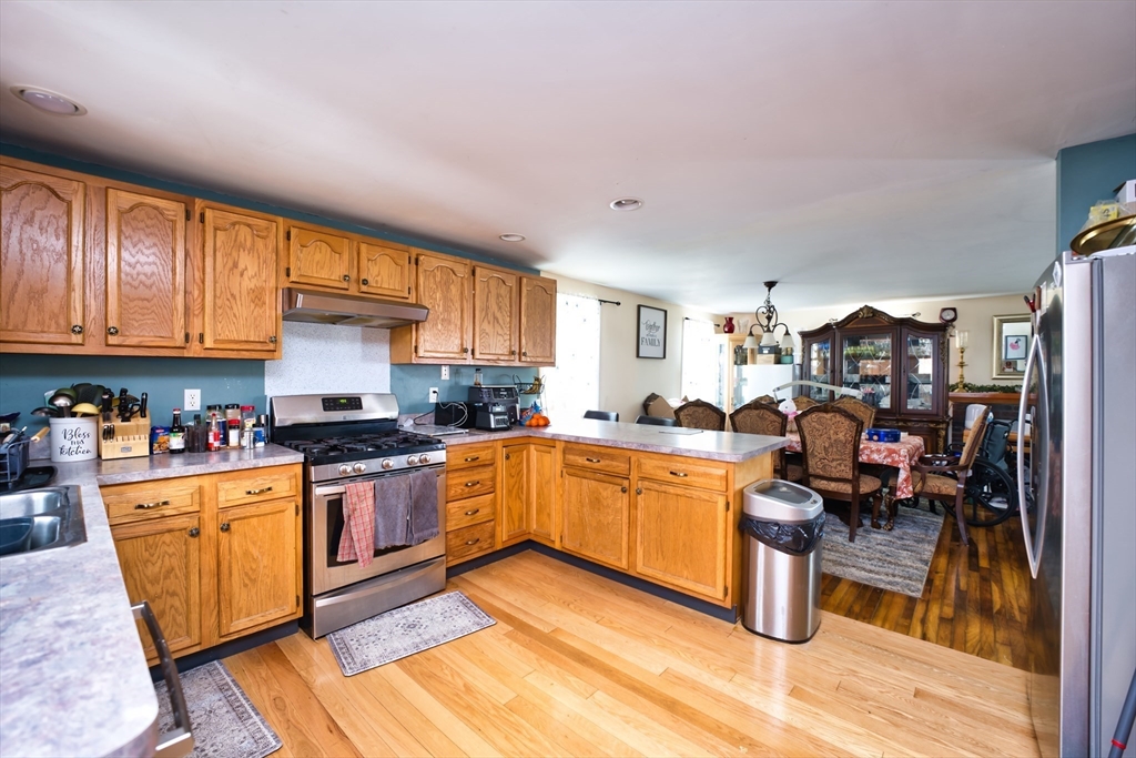 267 Lincoln Road Hyannis, MA 02601 - Photo 7 of 25