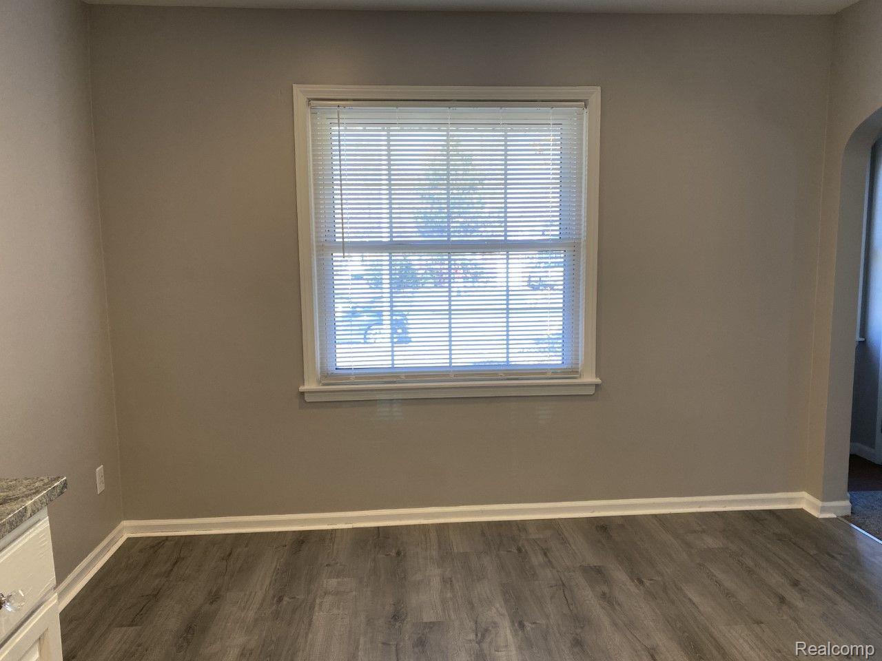 2247 Hawthorne Road Harper Woods, MI 48225 - Photo 9 of 20 Dining Space