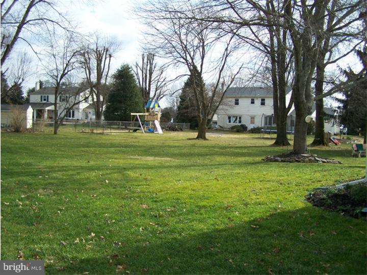 75 Rotterdam Road North Holland, PA 18966 - Photo 14 of 25 Exterior Back
