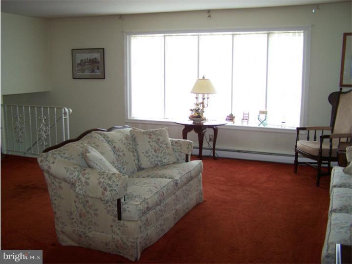 75 Rotterdam Road North Holland, PA 18966 - Photo 3 of 25 Living Room