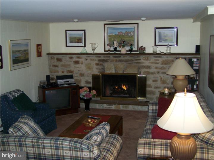 75 Rotterdam Road North Holland, PA 18966 - Photo 7 of 25 Family Room