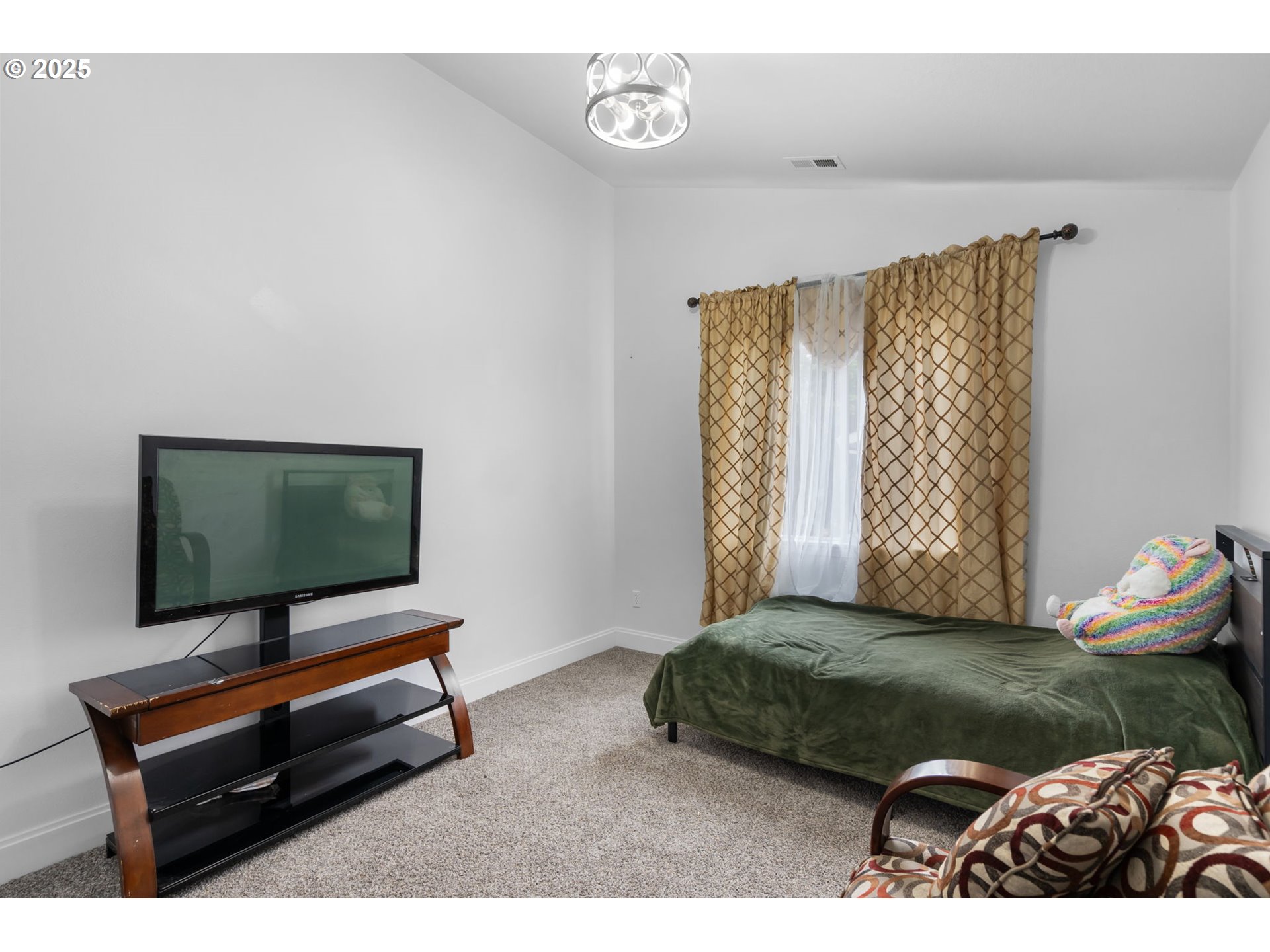 19577 Southwest Treehouse Lane Beaverton, OR 97078 - Photo 25 of 37