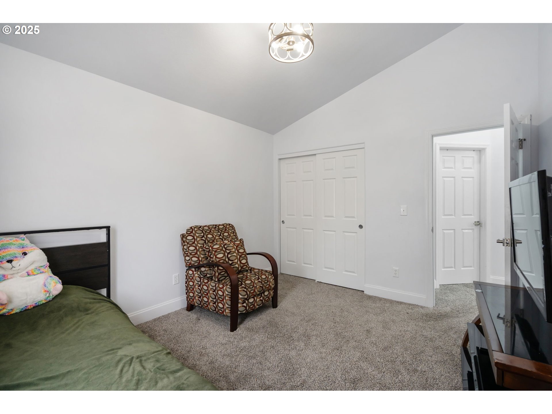 19577 Southwest Treehouse Lane Beaverton, OR 97078 - Photo 26 of 37