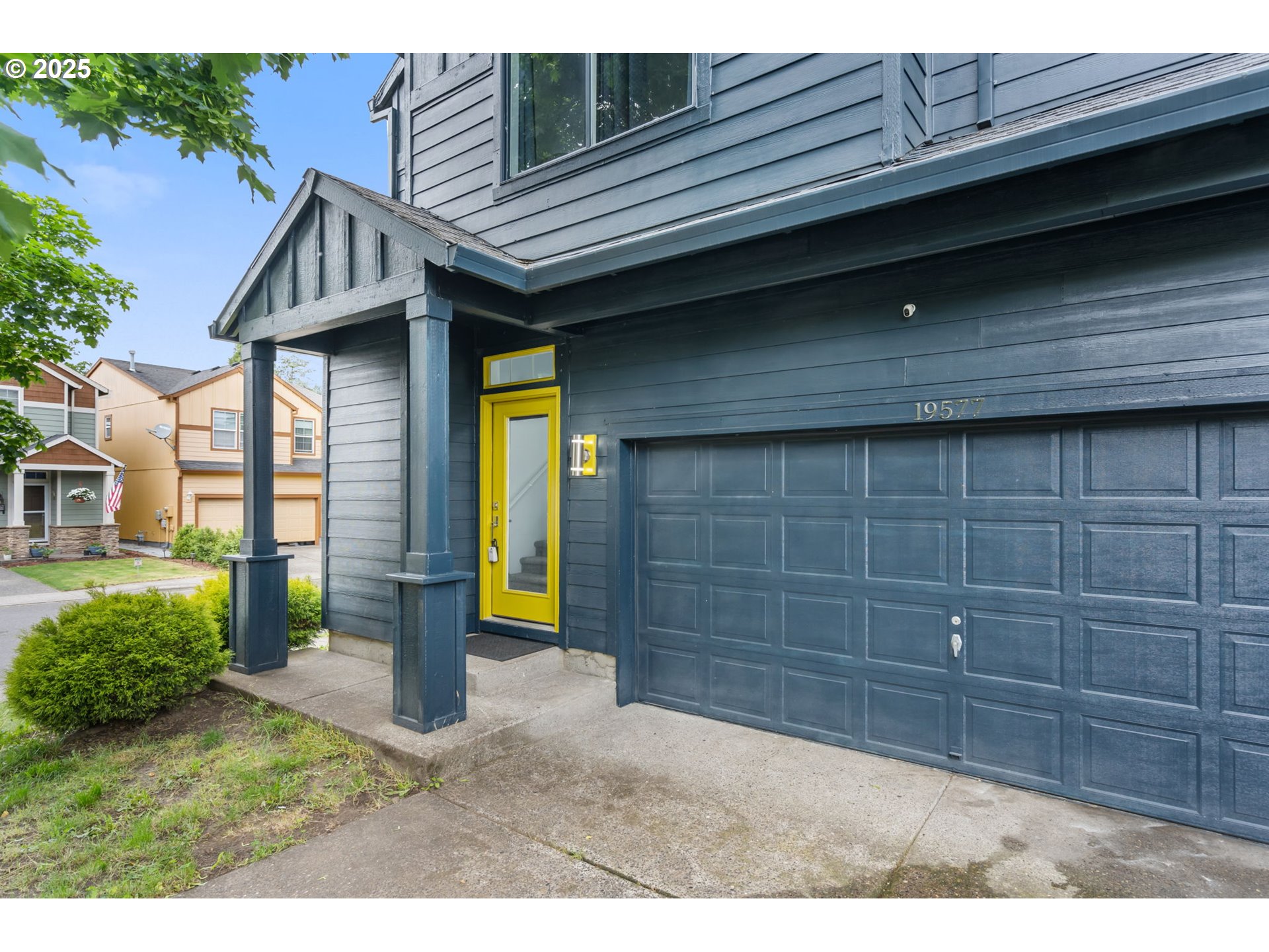 19577 Southwest Treehouse Lane Beaverton, OR 97078 - Photo 4 of 37