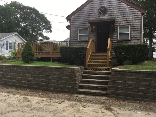 $2,295 | 9 Atlantic Avenue, Wareham, MA 02571