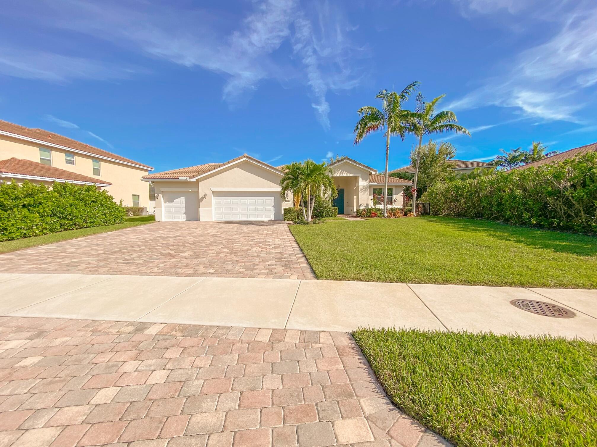 235 Northeast Abaca Way Jensen Beach, FL 34957 - Photo 5 of 29 ren 1