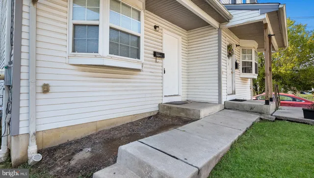 $2,495 | 1308 Worrell Street, Crum Lynne, PA 19022