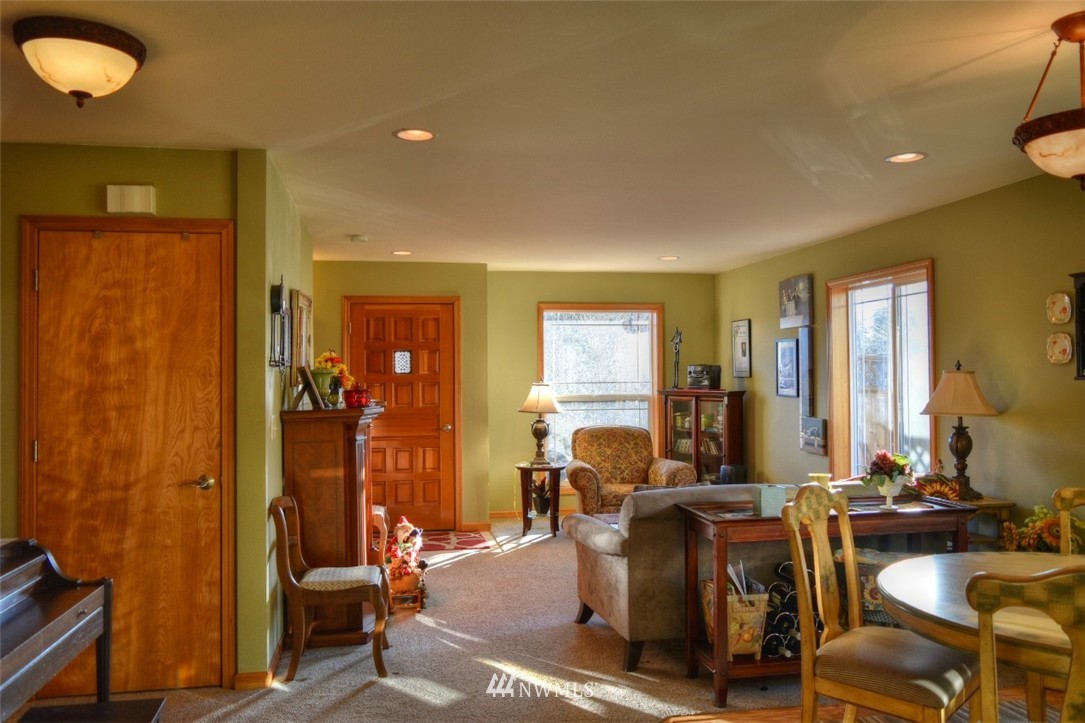 2810 McLeod Road Bellingham, WA 98225 - Photo 3 of 18 Gallery Image 3