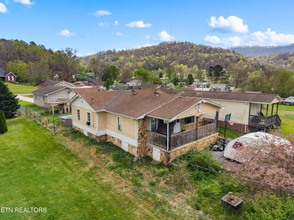 $109,900 | 555 Poplar Avenue, Jellico, TN 37762