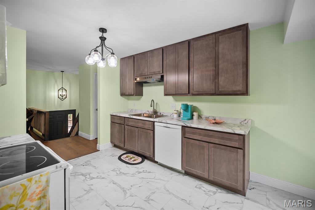 3310 Lynch Road Pacific, MO 63069 - Photo 8 of 28