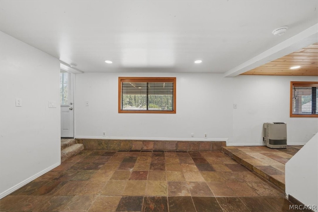 718 Bluejay Road Big Bear Lake, CA 92315 - Photo 14 of 23