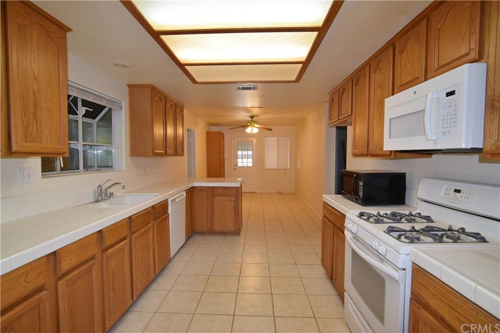 1908 Garretson Avenue Corona, CA 92879 - Photo 2 of 5