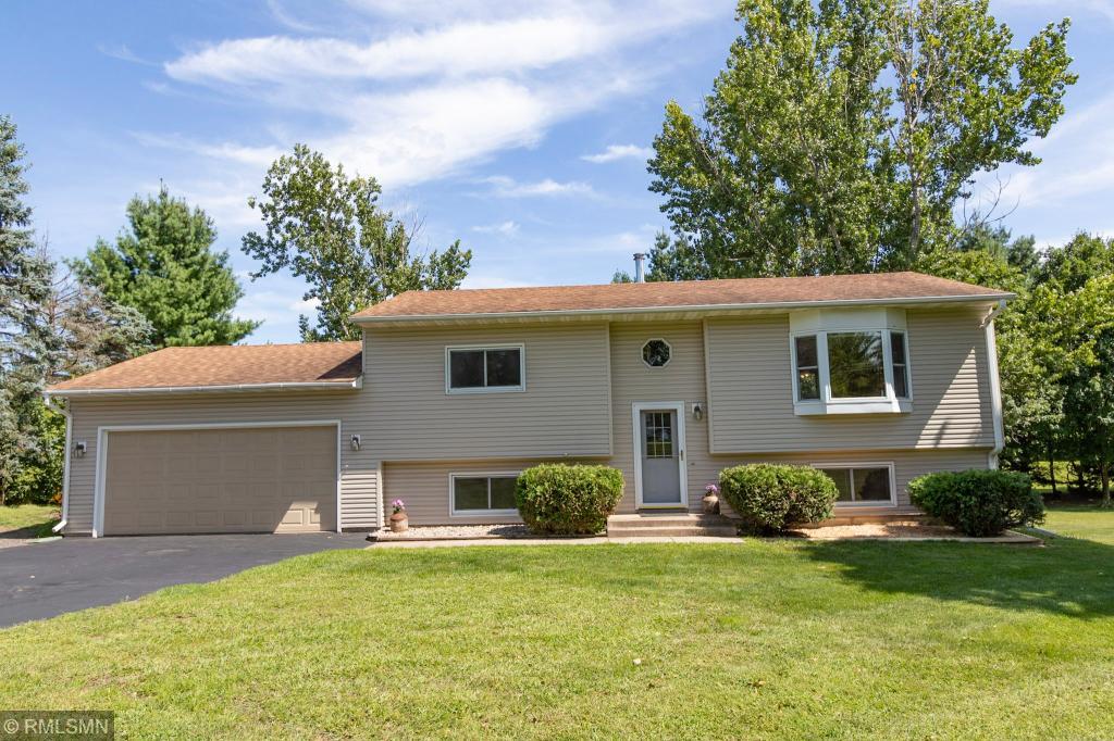 835 Dorwin Road Hudson, WI 54016 - Photo 3 of 38 Gallery Image 3