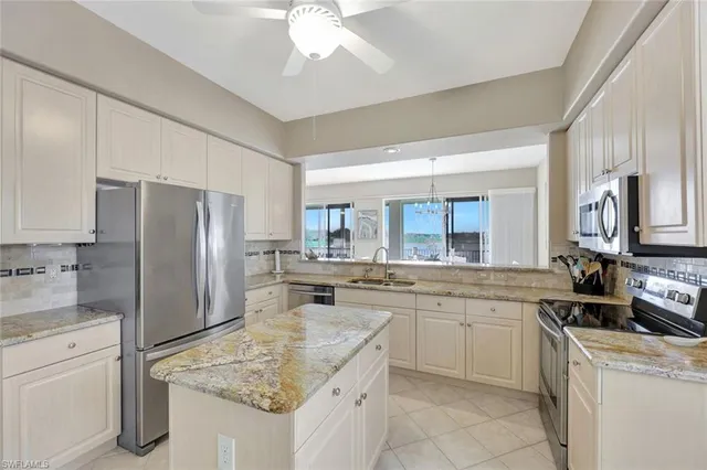 $659,900 | 689 Vintage Reserve Circle, Unit 15D, Naples, FL 34119