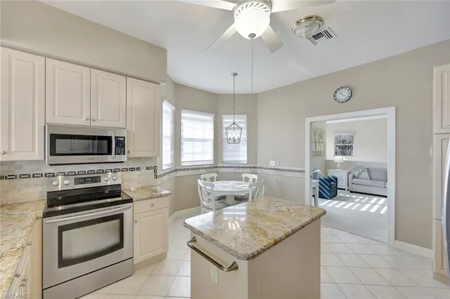 $659,900 | 689 Vintage Reserve Circle, Unit 15D, Naples, FL 34119