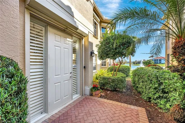 $659,900 | 689 Vintage Reserve Circle, Unit 15D, Naples, FL 34119