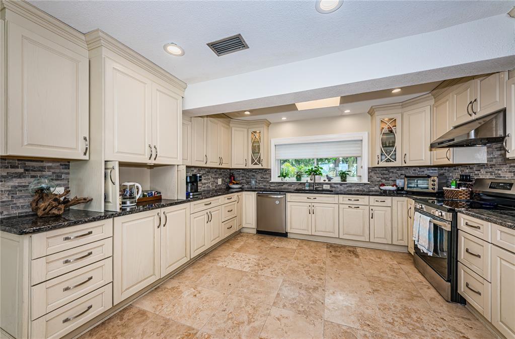 2834 Pelham Road North St. Petersburg, FL 33710 - Photo 32 of 61