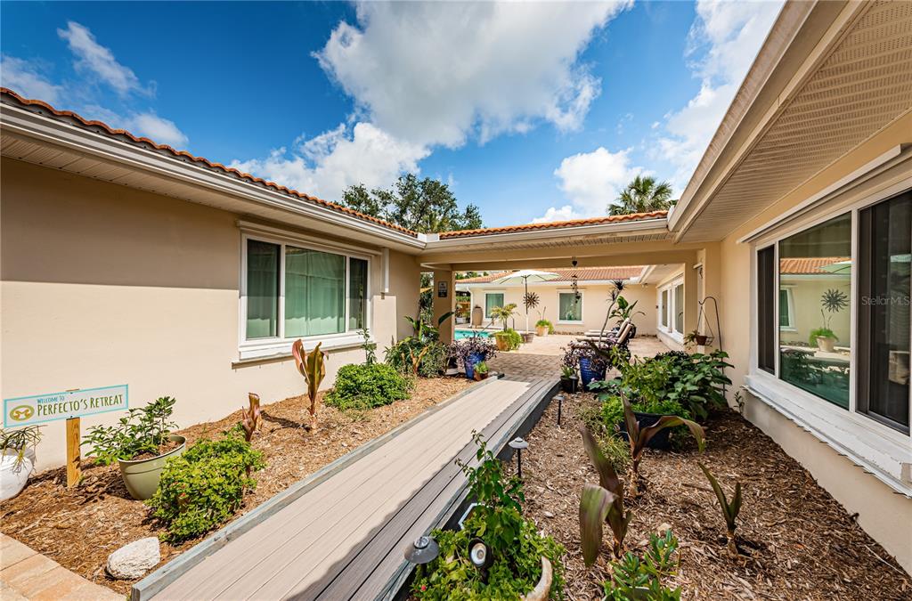2834 Pelham Road North St. Petersburg, FL 33710 - Photo 10 of 61