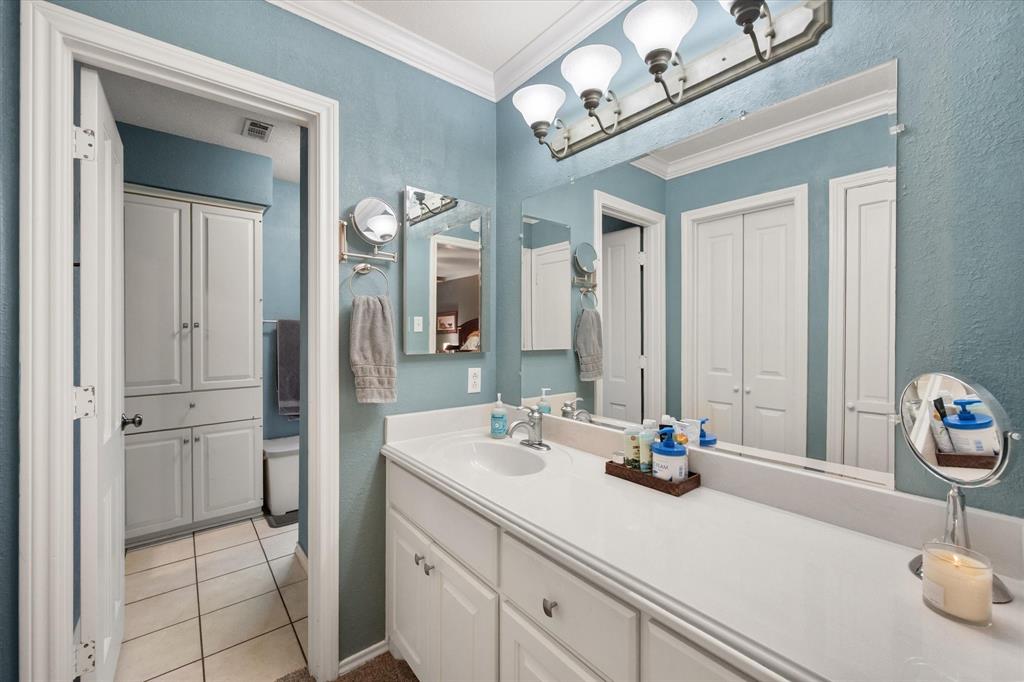 1379 Roaring Springs Road Fort Worth, TX 76114 - Photo 8 of 36