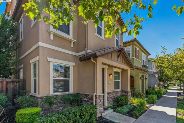 $610,000 | 841 Fan Palm Lane, Brentwood, CA 94513