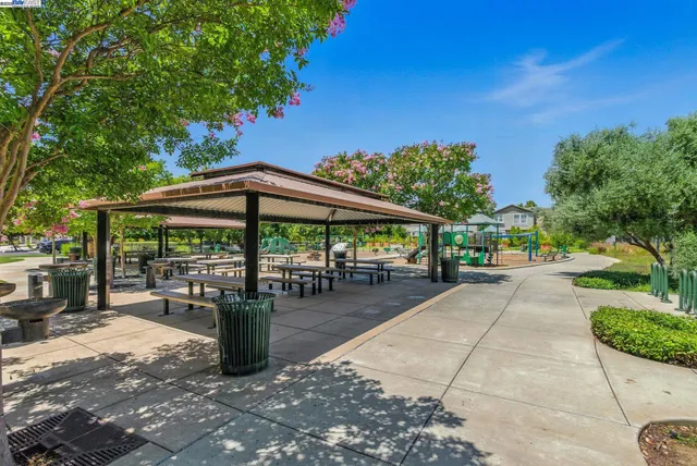 $610,000 | 841 Fan Palm Lane, Brentwood, CA 94513