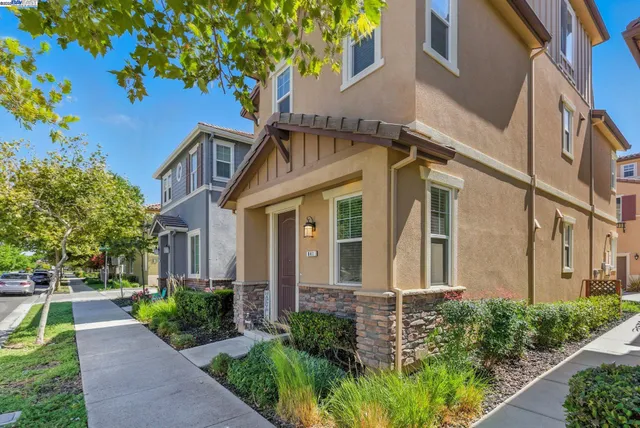 $610,000 | 841 Fan Palm Lane, Brentwood, CA 94513