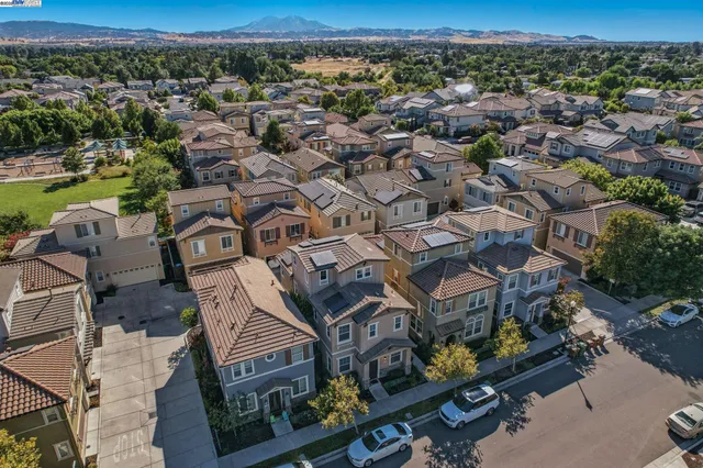 $610,000 | 841 Fan Palm Lane, Brentwood, CA 94513