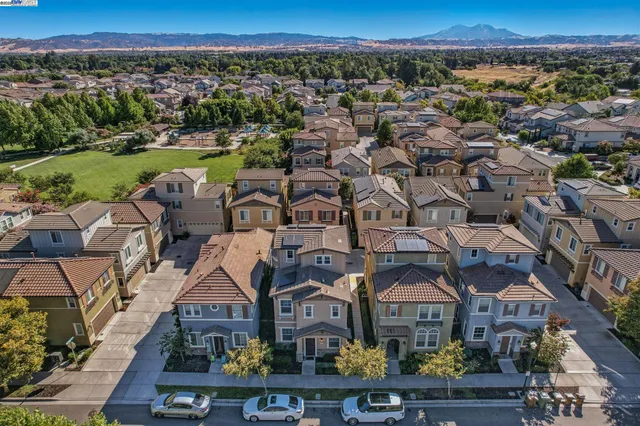 $610,000 | 841 Fan Palm Lane, Brentwood, CA 94513