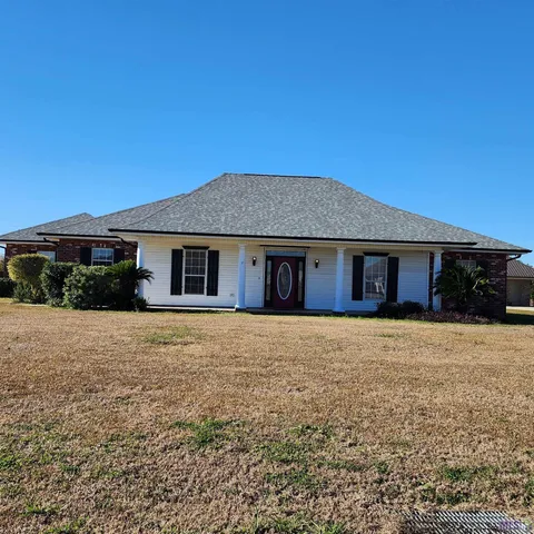 $2,200 | 4135 Bayou Estates Drive, Bourg, LA 70343