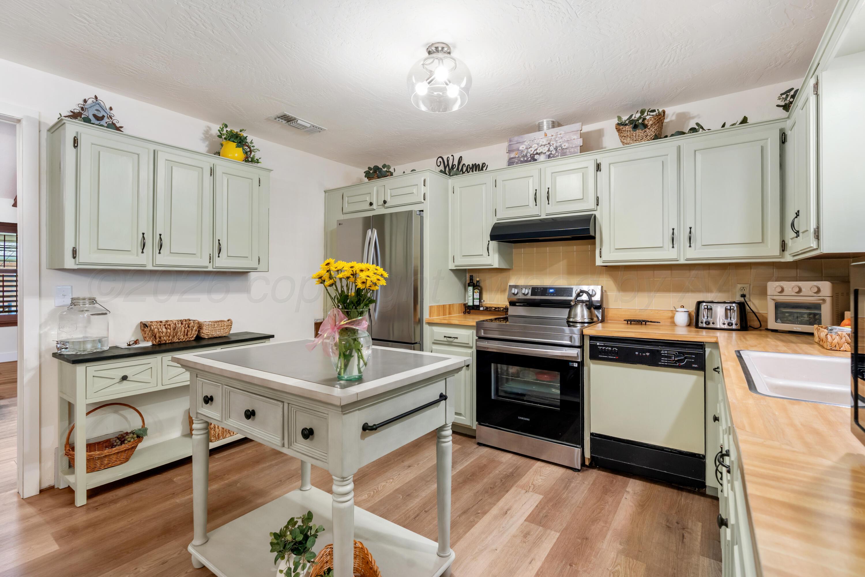 5106 While A Way Road Amarillo, TX 79109 - Photo 11 of 21 5106 While A Way -22