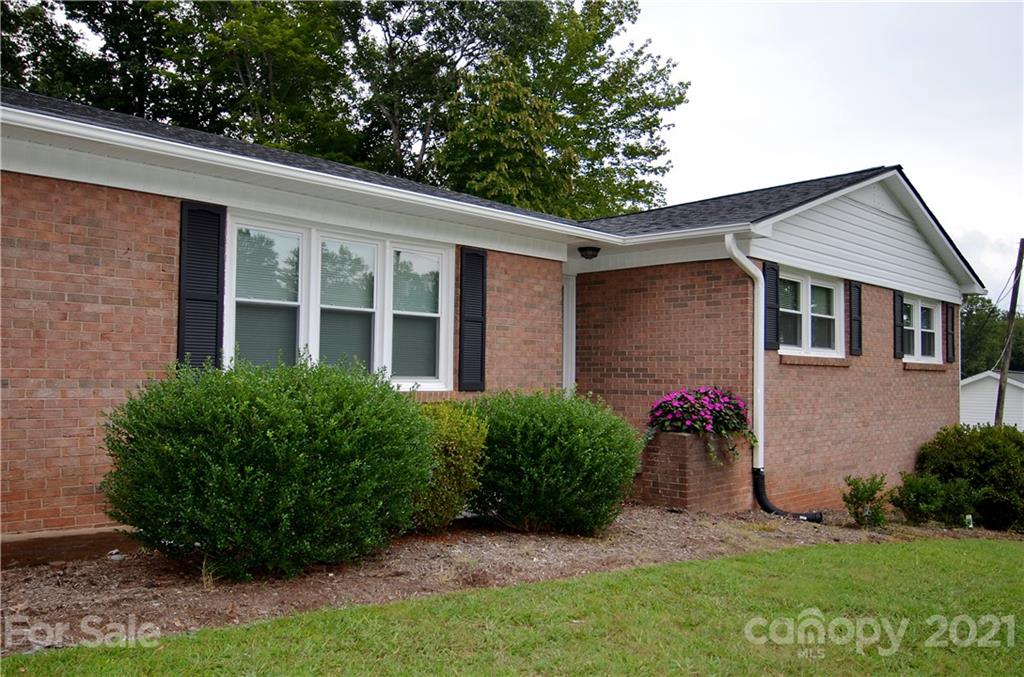 383 Harmony Grove Road Nebo, NC 28761 - Photo 3 of 28 Gallery Image 3