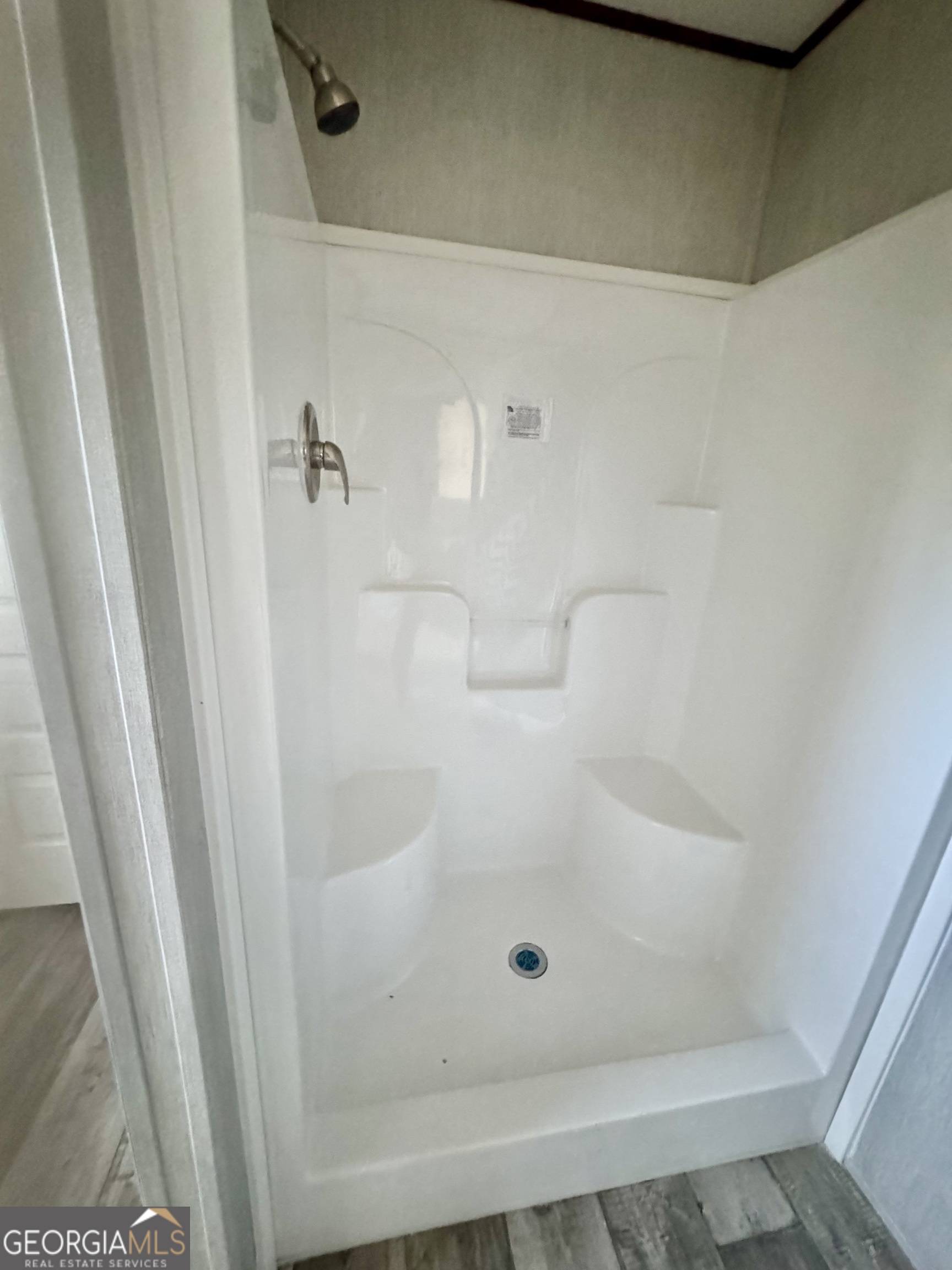 589 Ben Jackson Road Vidalia, GA 30474 - Photo 9 of 17 a close view of a bathtub in bathroom