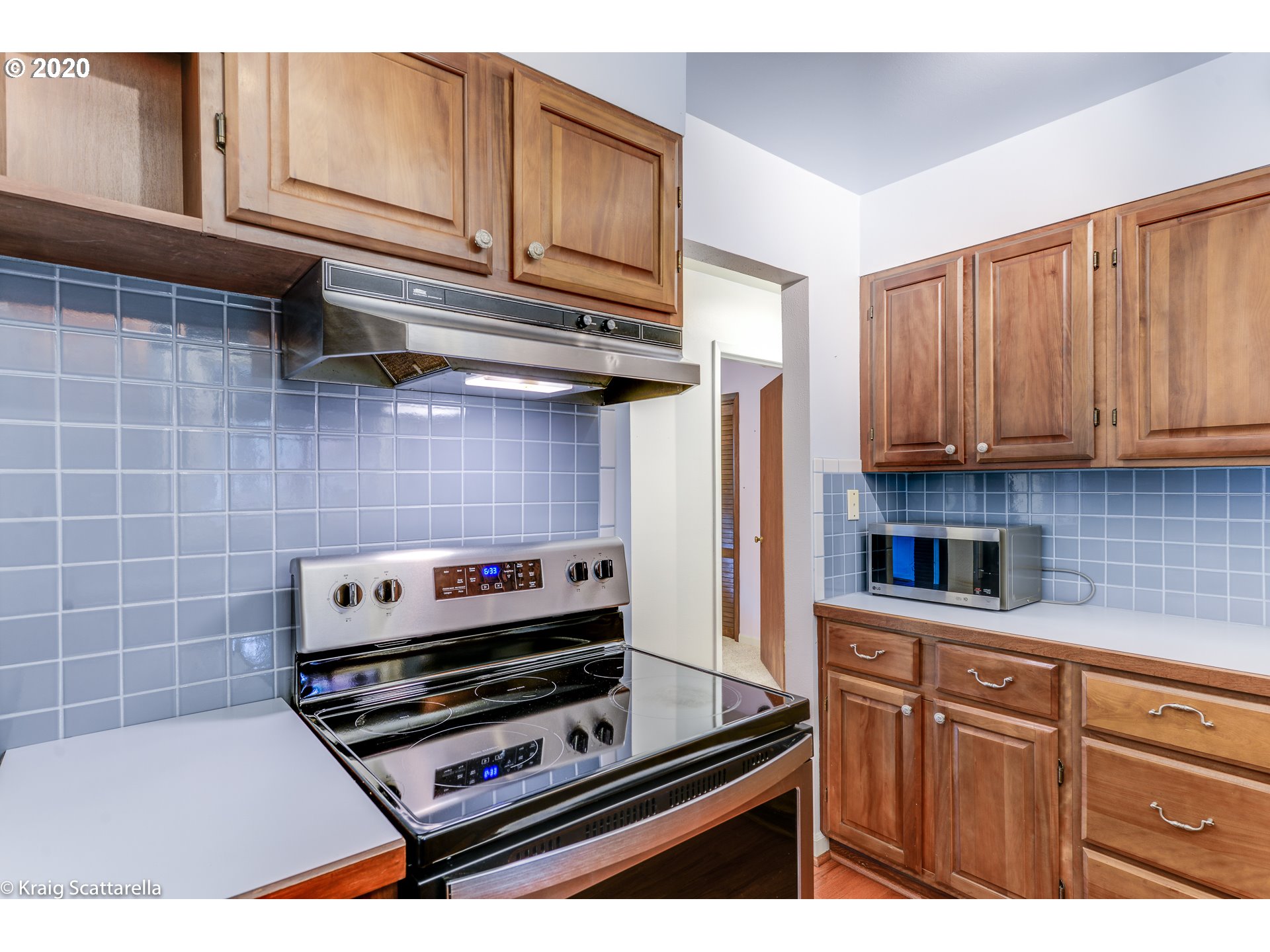 16242 Southwest Inverurie Road Lake Oswego, OR 97035 - Photo 6 of 32 Gallery Image 6