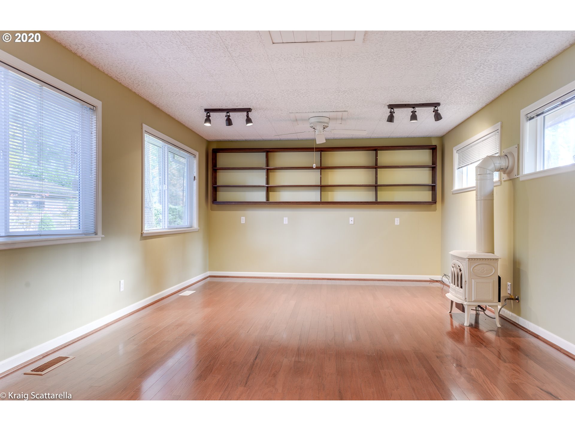 16242 Southwest Inverurie Road Lake Oswego, OR 97035 - Photo 10 of 32 Gallery Image 10
