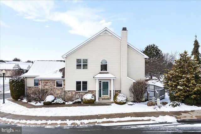 $375,000 | 153 Fountain Drive, York, PA 17402