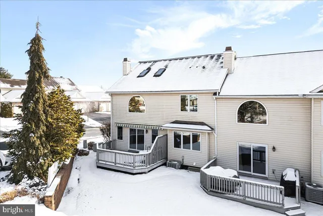 $375,000 | 153 Fountain Drive, York, PA 17402