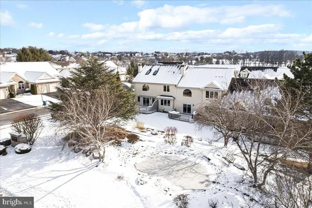 $375,000 | 153 Fountain Drive, York, PA 17402