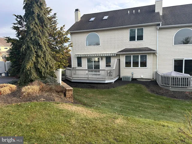 $375,000 | 153 Fountain Drive, York, PA 17402