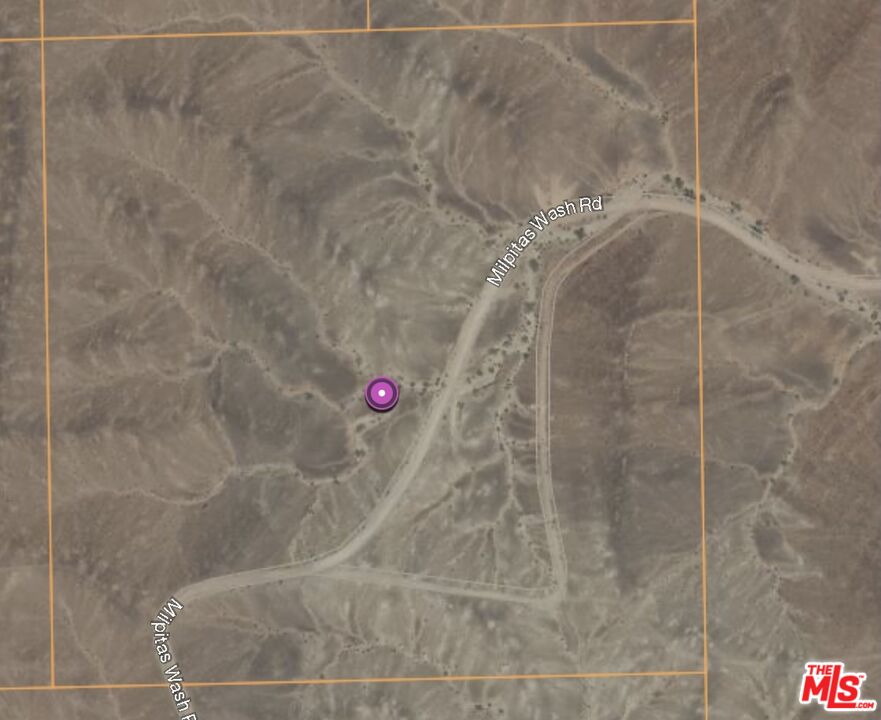 1 Milpitas Wash Road Palo Verde, CA 92266 - Photo 6 of 8 a bathroom with a shower