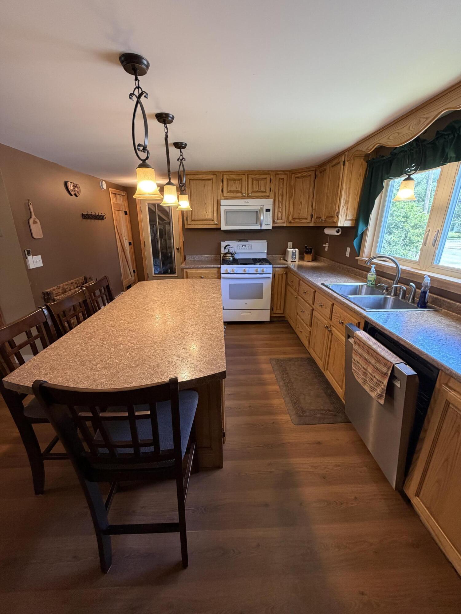 336 Bates Street Millinocket, ME 04462 - Photo 6 of 23 DF67709C-89F7-4ECC-B5AF-5020106936E9