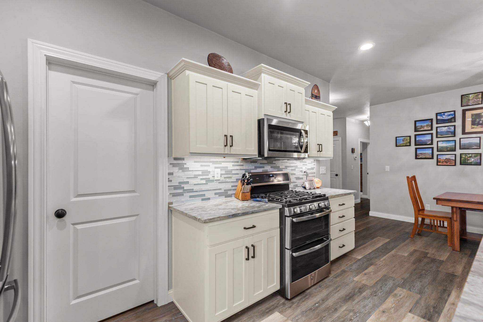 4726 North Tony Court Appleton, WI 54913 - Photo 10 of 41 Gallery Image 10