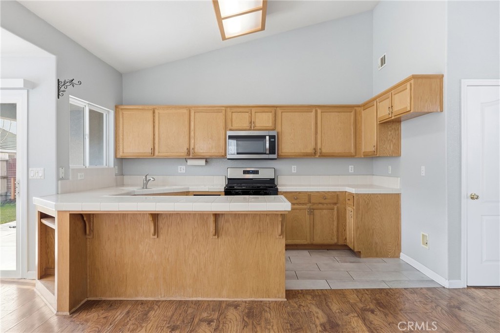 662 Helen Drive Turlock, CA 95382 - Photo 10 of 27